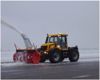 JCB трактор снегоуборочный
