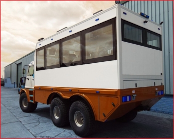 Внедорожный микроавтобус Arctic Trucks